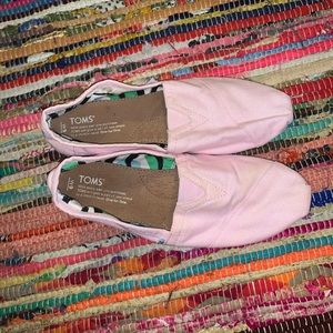Light Pink Classic Canvas Toms